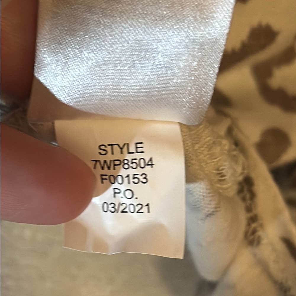 Lucky Brand shortsleeve casual shirt tan white animal leopard Print Women Top S - Picture 7 of 9